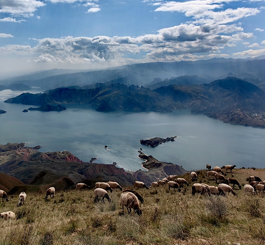 色彩繪風(fēng)景丨來(lái)青海化隆感受碧水丹山